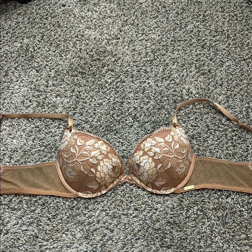 Elegant Lace Underwire Bra